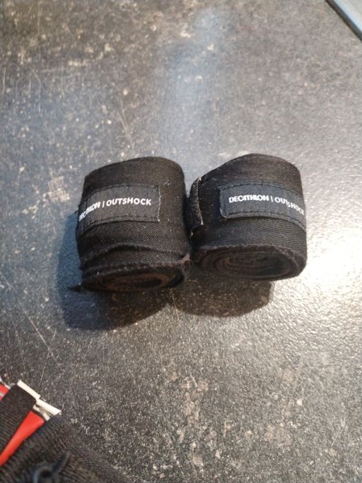 Боксови ръкавици  за Муай тай ,раница и спортен бинт за ръце