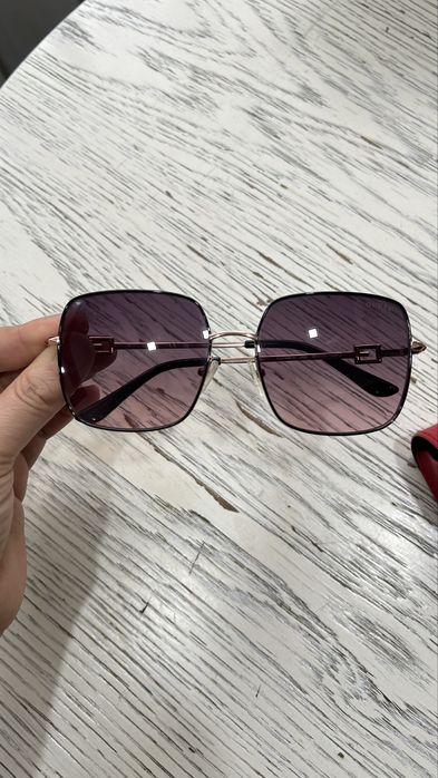 Солнцезащитные очки Guess оригинал