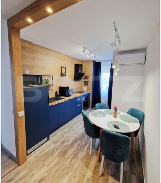 Apartament 3 camere 2 bai central etaj 2/4