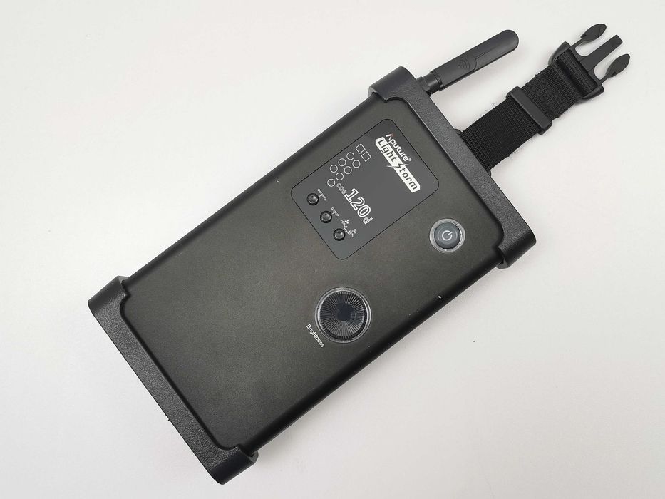 Aputure Light Storm COB 120D диодно постоянно осветление