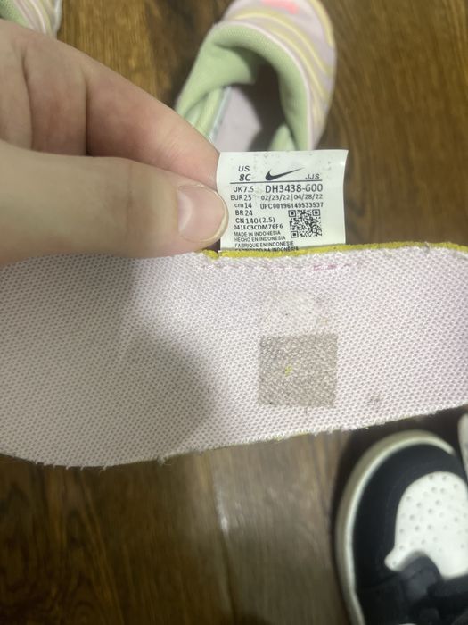 Кроссовки на девочку