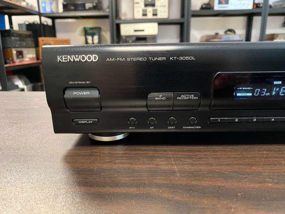 Отличен тунер Kenwood