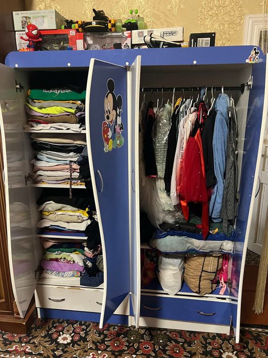 Детский кроват и шкаф