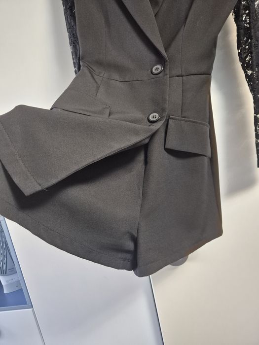 Черен гащеризон  за повод