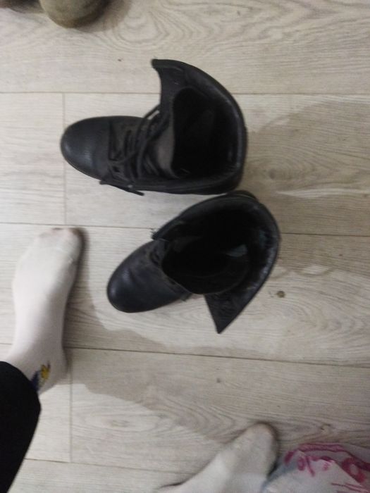 Берцы, на осень весну самое то.