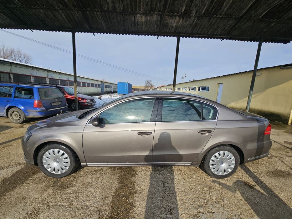Vand dezmembrez vw passat B7  , 60000 km , 1.8 tsi , 160 cp ,  AVARIAT