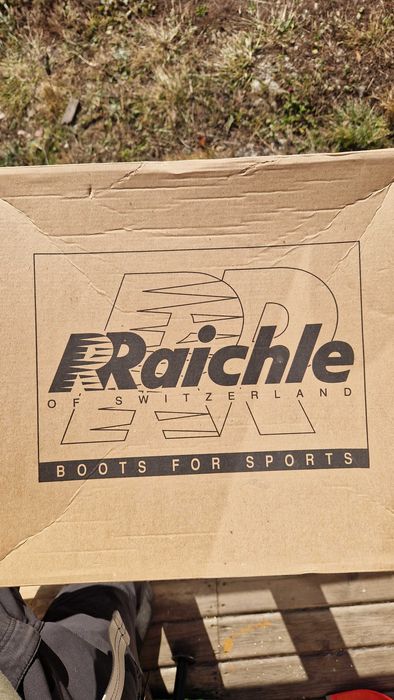 Bocanci noi Raichle marimea 44, 29.5 cm