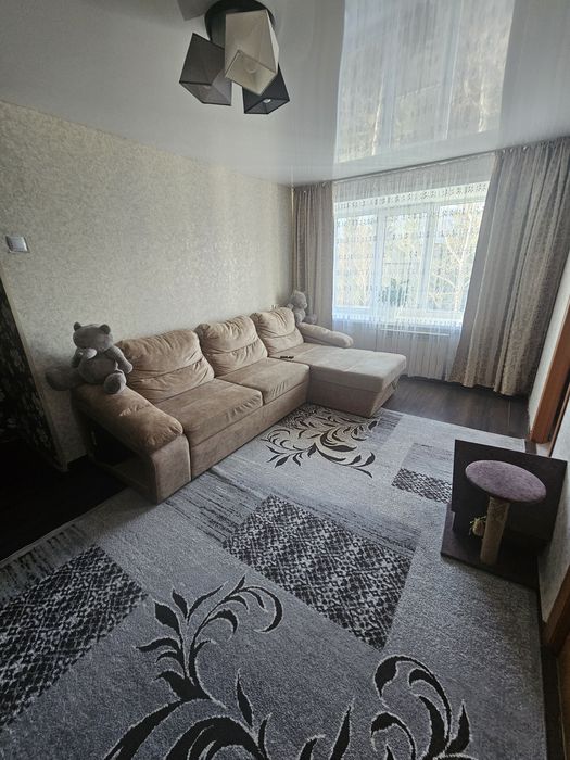 Продам квартиру на 4 районе