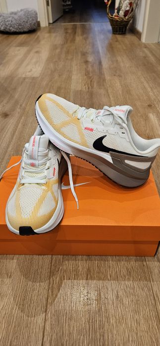 Дамски маратонки Nike