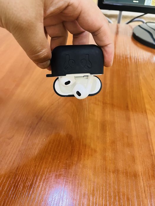 Продам Наушники Apple AirPods 3