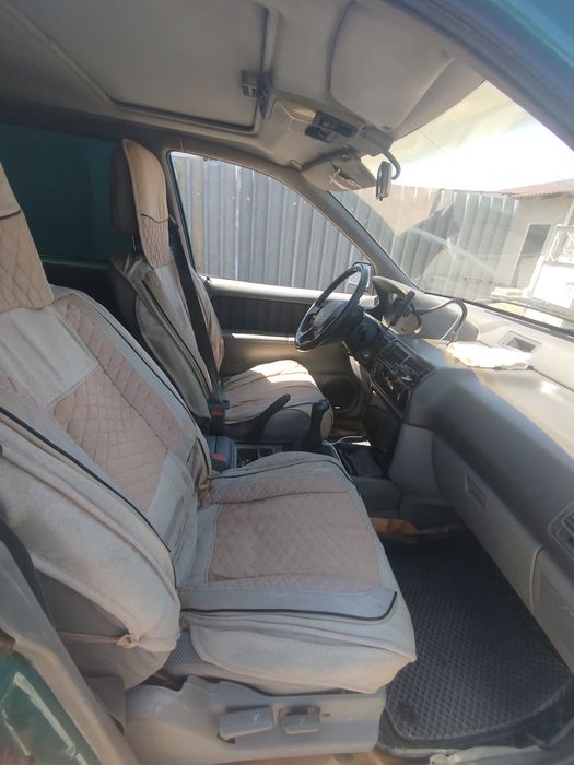 Mitsubishi space runner 1992