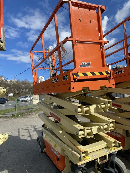 Nacele electrice articulate  JLG  an 2020 200 ore fuctionare