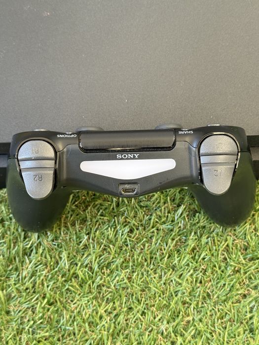 PlayStation 4 Slim ( PS4 )