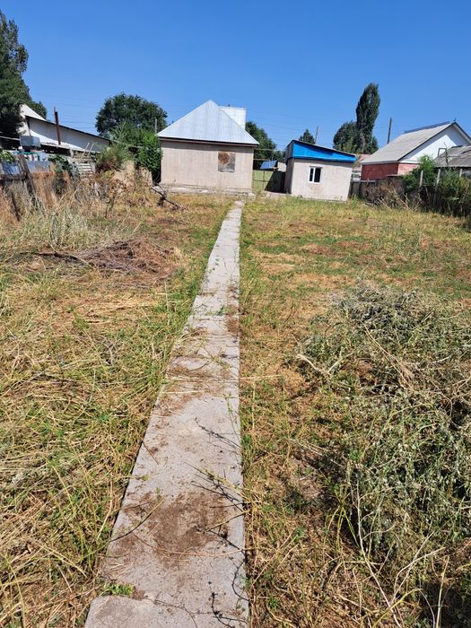 Тез  арада  үй  сатылады  .  Срочно  продам  дом  .