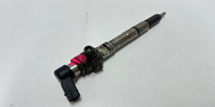 Injector 1.6 TDI 03L130277B Volkswagen VW Golf a 6-a generatie seria