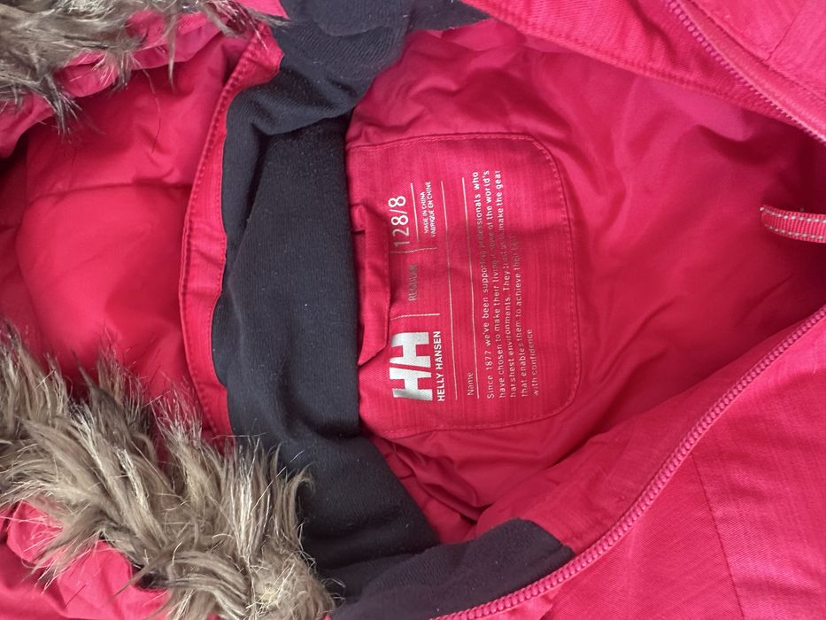 Зимно яке за момиче размер 128 helly hansen