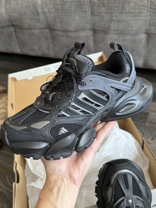Кроссовки adidas