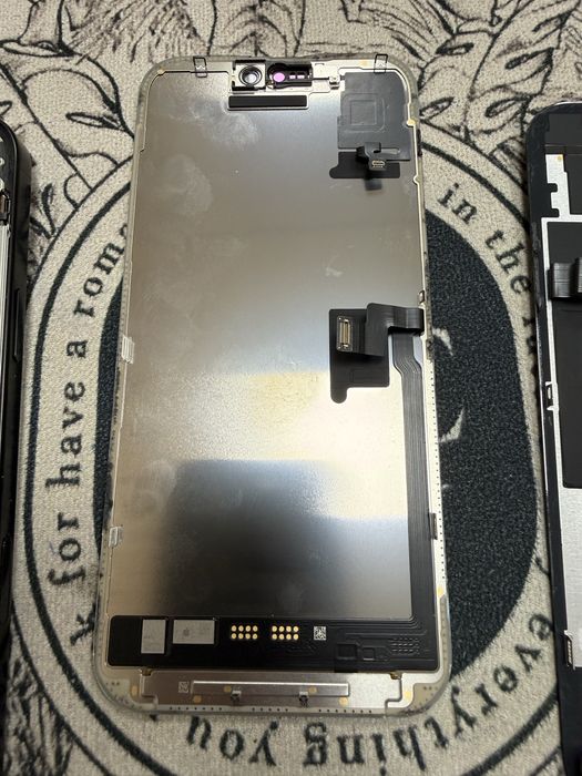 Части за iPhone 16 Pro Max 256gb оригинален