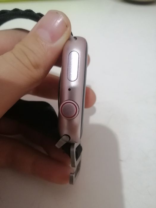 Продам часы (бренд не помню)