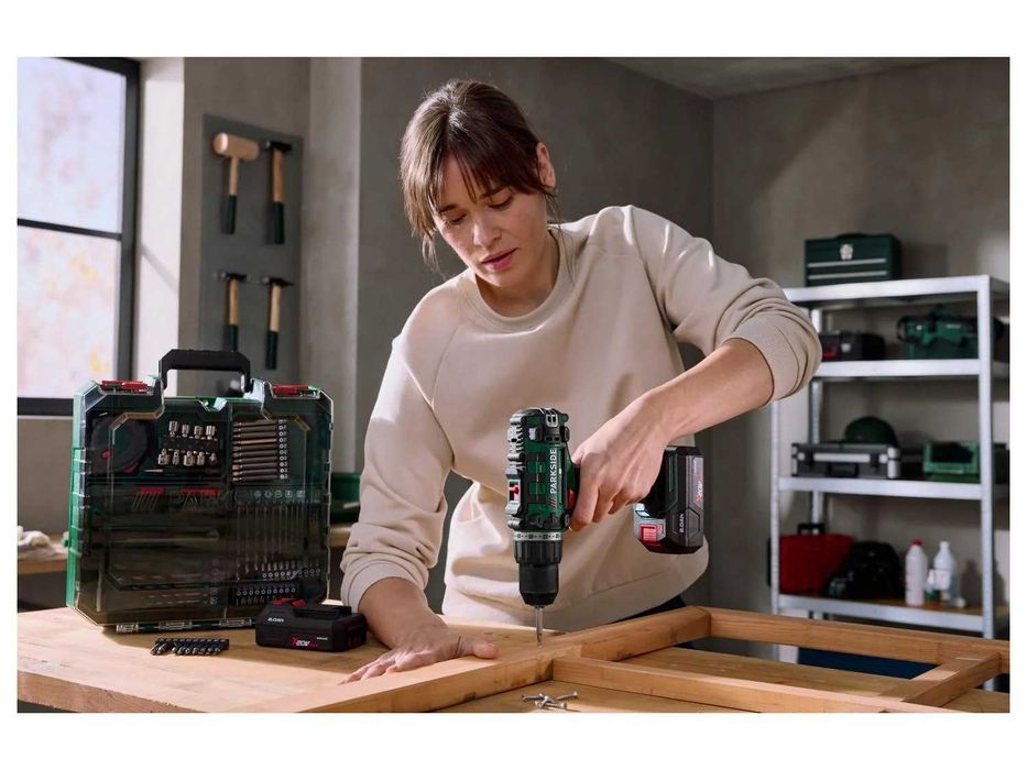 PARKSIDE PABS 20-Li I9 комплект винтоверт,зарядно и 2бр.батерия и множество ръчни инструменти,в практичен куфар