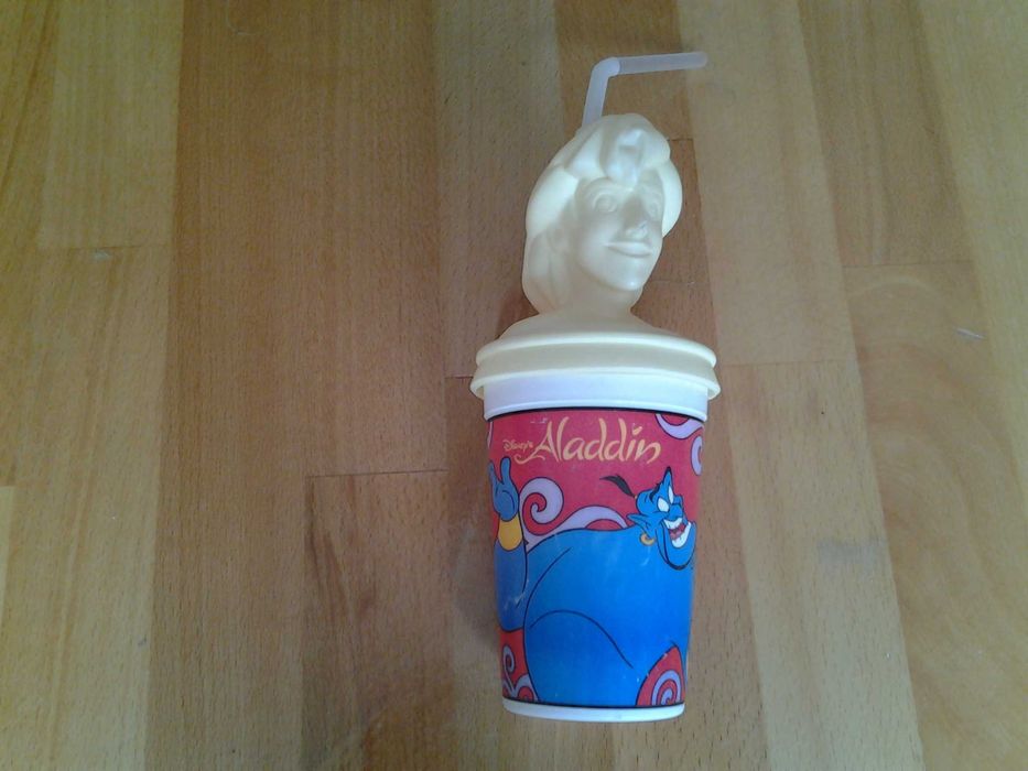 **Aladdin, pahar cu pai