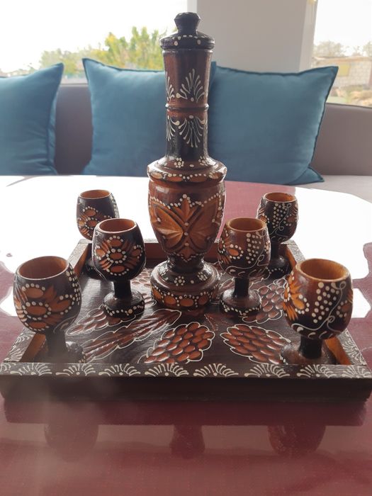 Дървен комплект сервиз за ракия и поднос