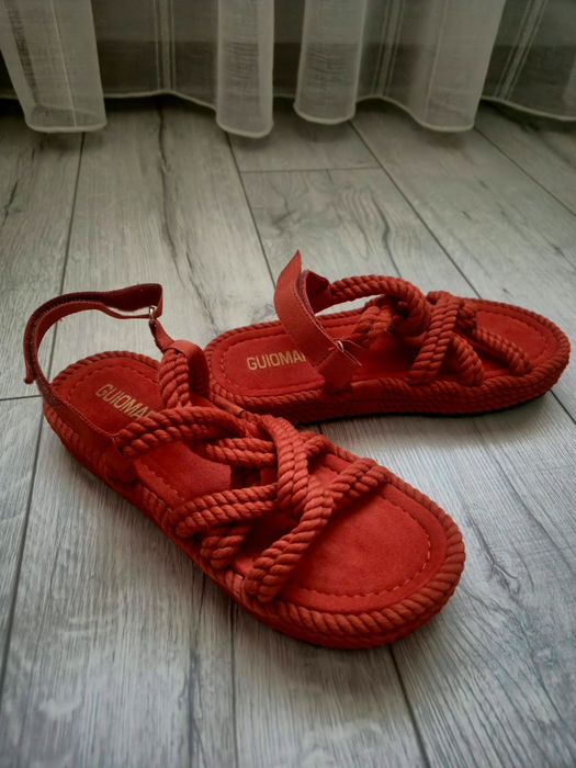 Sandale de dama impecabile