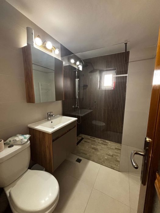 inchirez apartament zona piata mare
