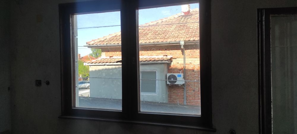 Дървена дограма врати и прозорци
