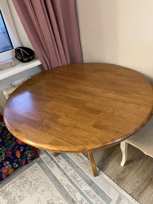 Стол в хорошем состояний