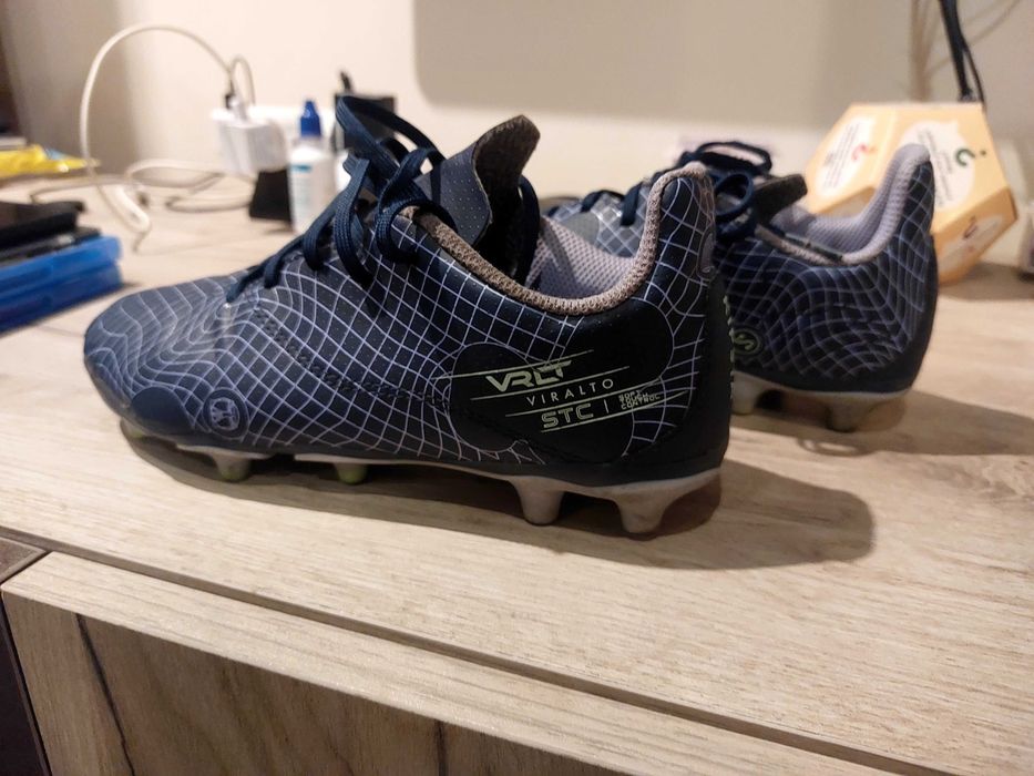 Детски футболни бутонки Kipsta