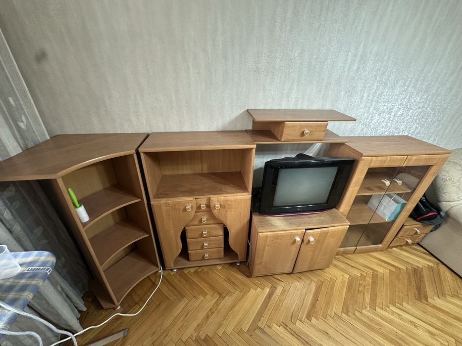 Продам мебель с телевизором
