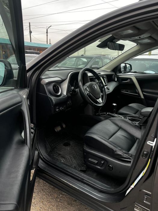 Toyota RAV 4 Машина