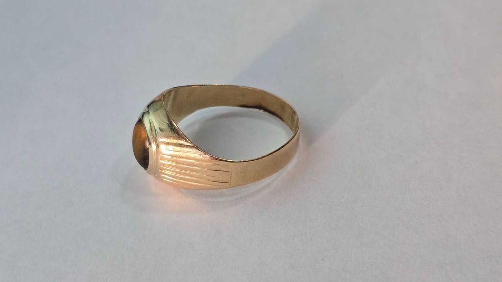 Златен пръстен 14к / 4,68 гр.