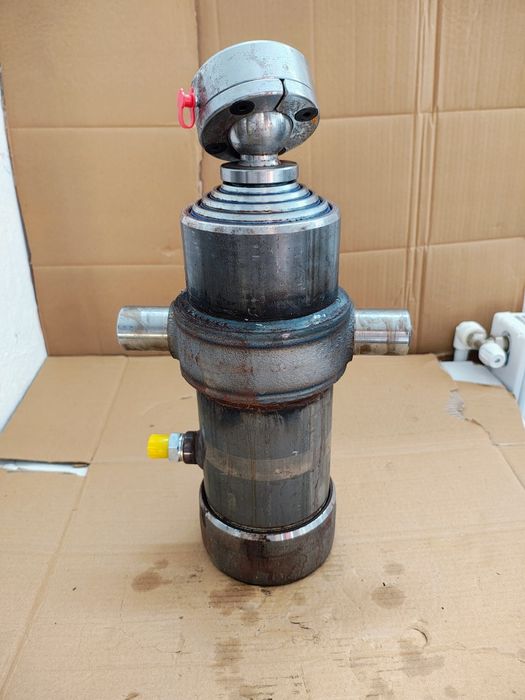 Cilindru basculare 6tone 5 trepte cursa 1.25m