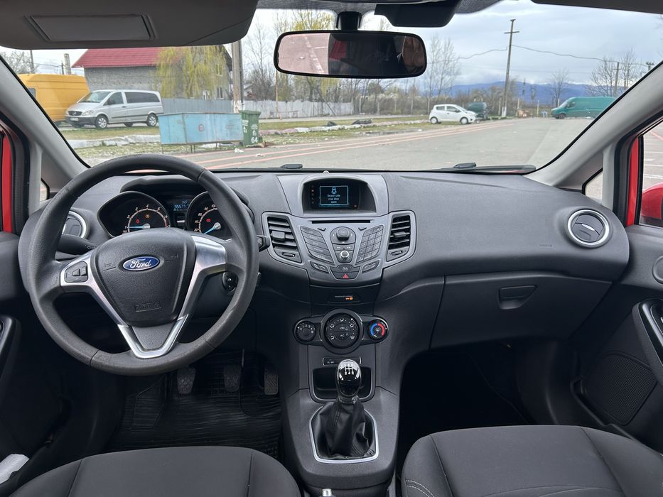 Ford fiesta impecabil