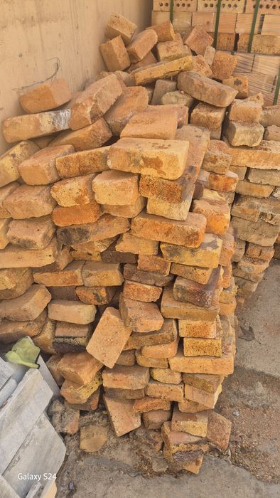 Огнеупорный кирпич б/у