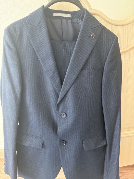 Мужской костюм с брюками