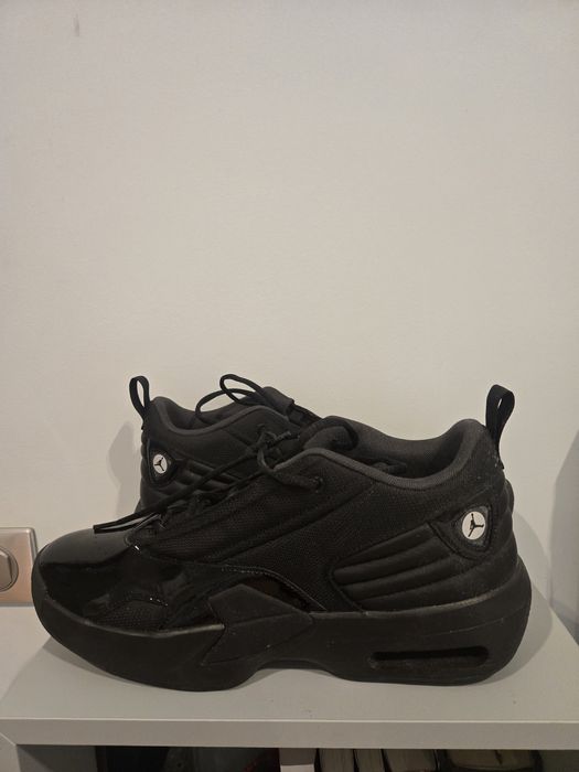 Нови мъжки маратонки Jordan Max Aura 6