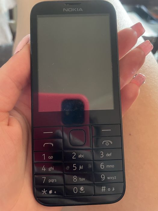 Телефон с копчета Nokia 225