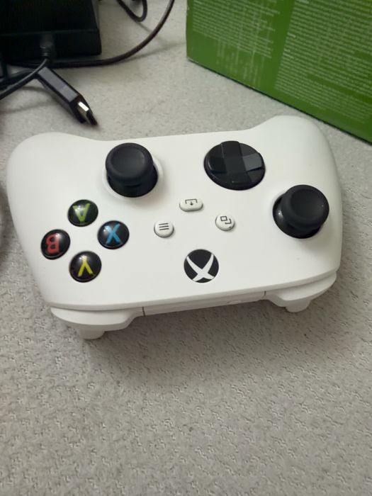 Xbox One S All Digital 1TB + Controller Original + Stație Venom + Cutie + Accesorii
