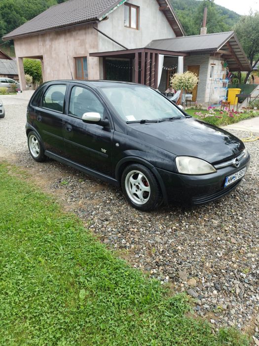 Vând Opel corsa 1.2 benzină.