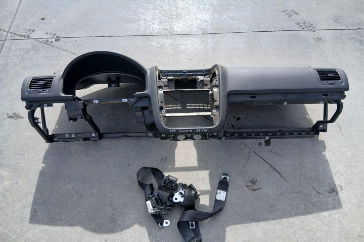 Plansa bord + centuri 1K1857181A 1K4857706AA 1K4857705S 1K1857181A 1K