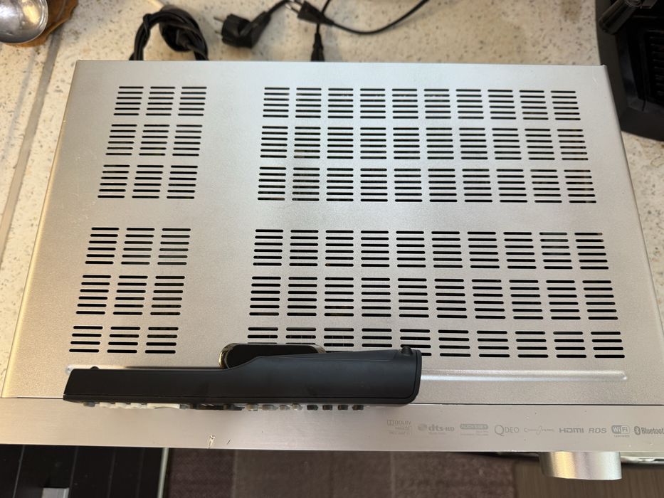 Onkyo TX-NR626 Bluetooth Wi-Fi