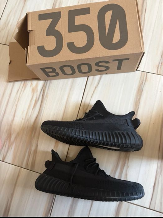 yeezy 350 onyx marime 44 noi