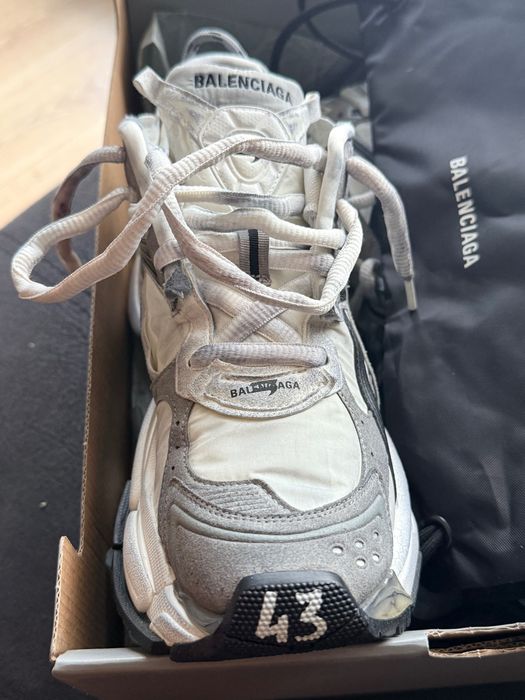 Balenciaga runner