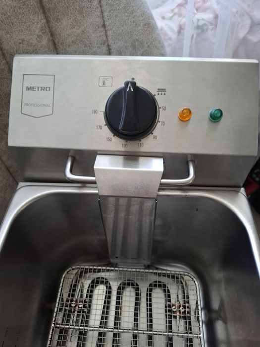 Fripteoza profesionala Metro model GDF3 rezistenta defecta008 3250 Wat