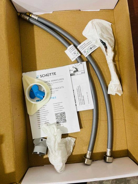 Robinet flexibil SCHÜTTE GLASGOW negru pentru chiuvetă