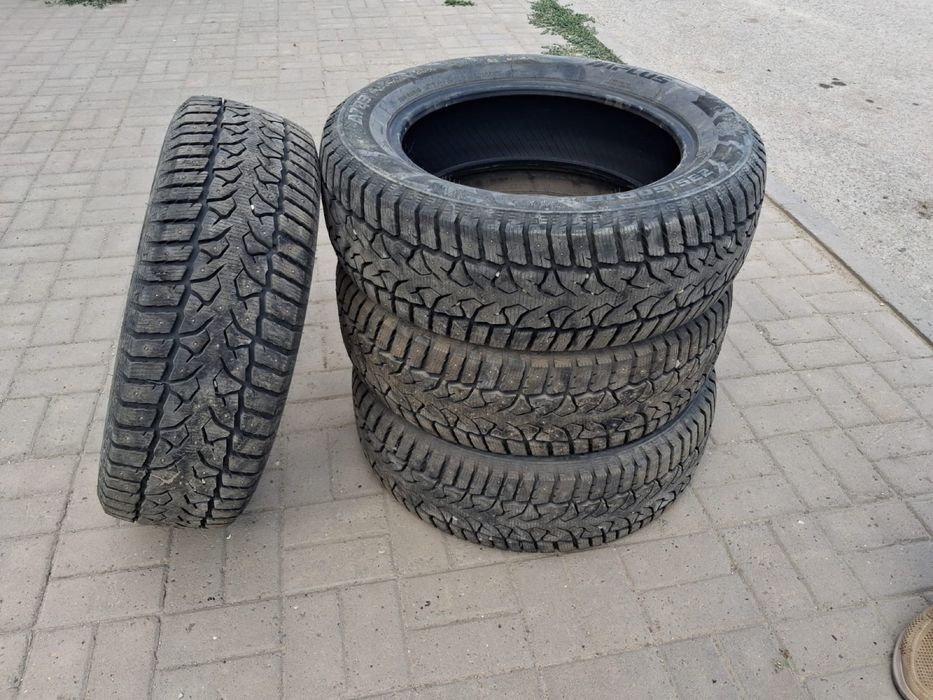 Продам шины  размер 235/60R18