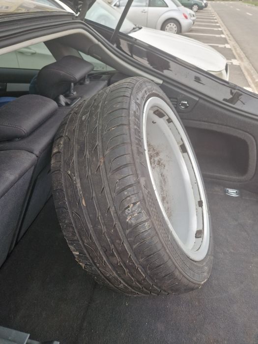 Geanta cu cauciuc  245/40/R18